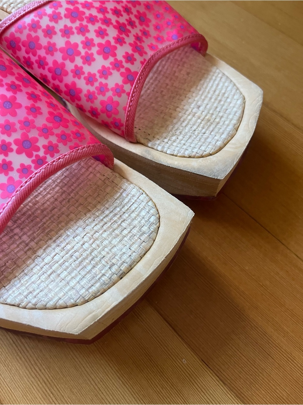 American Eagle Pink Floral Paltform Sandals - Picture 3 of 5
